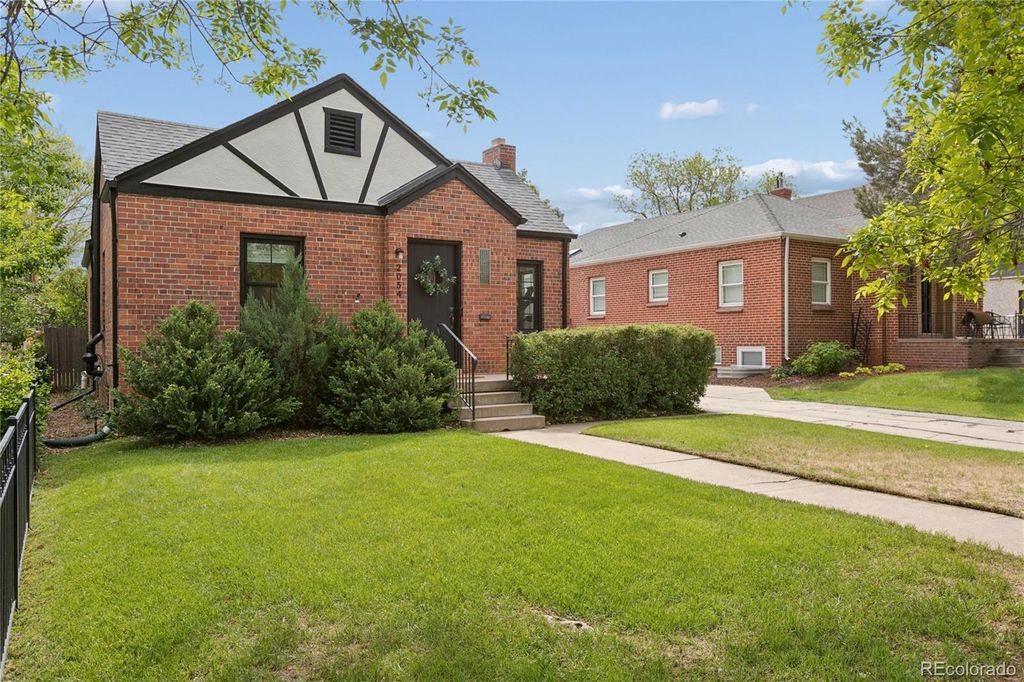 Photo of 2054 S Saint Paul Street, Denver, CO 80210 (MLS # 3937277)