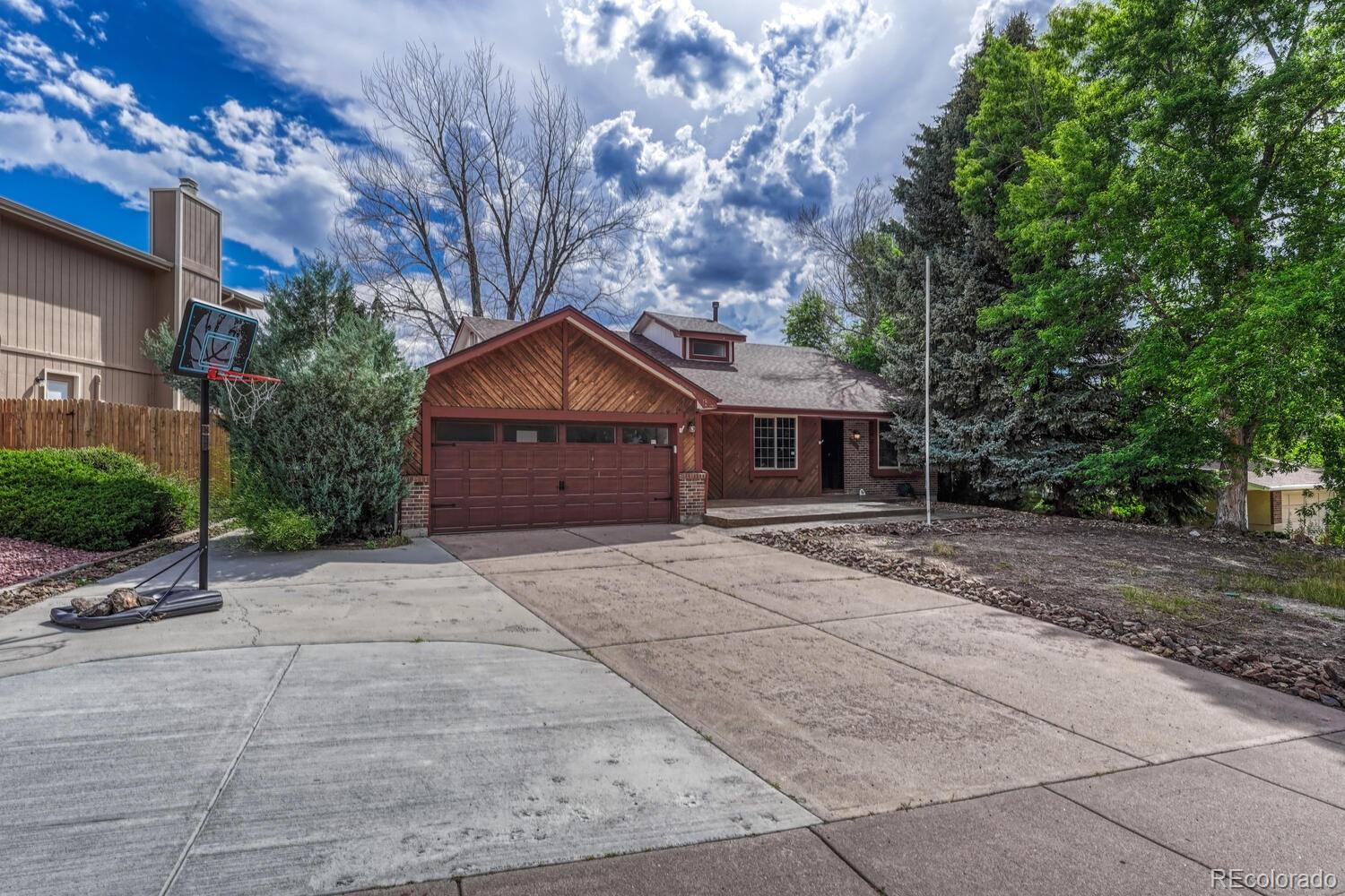 2755 Roundtop Drive
