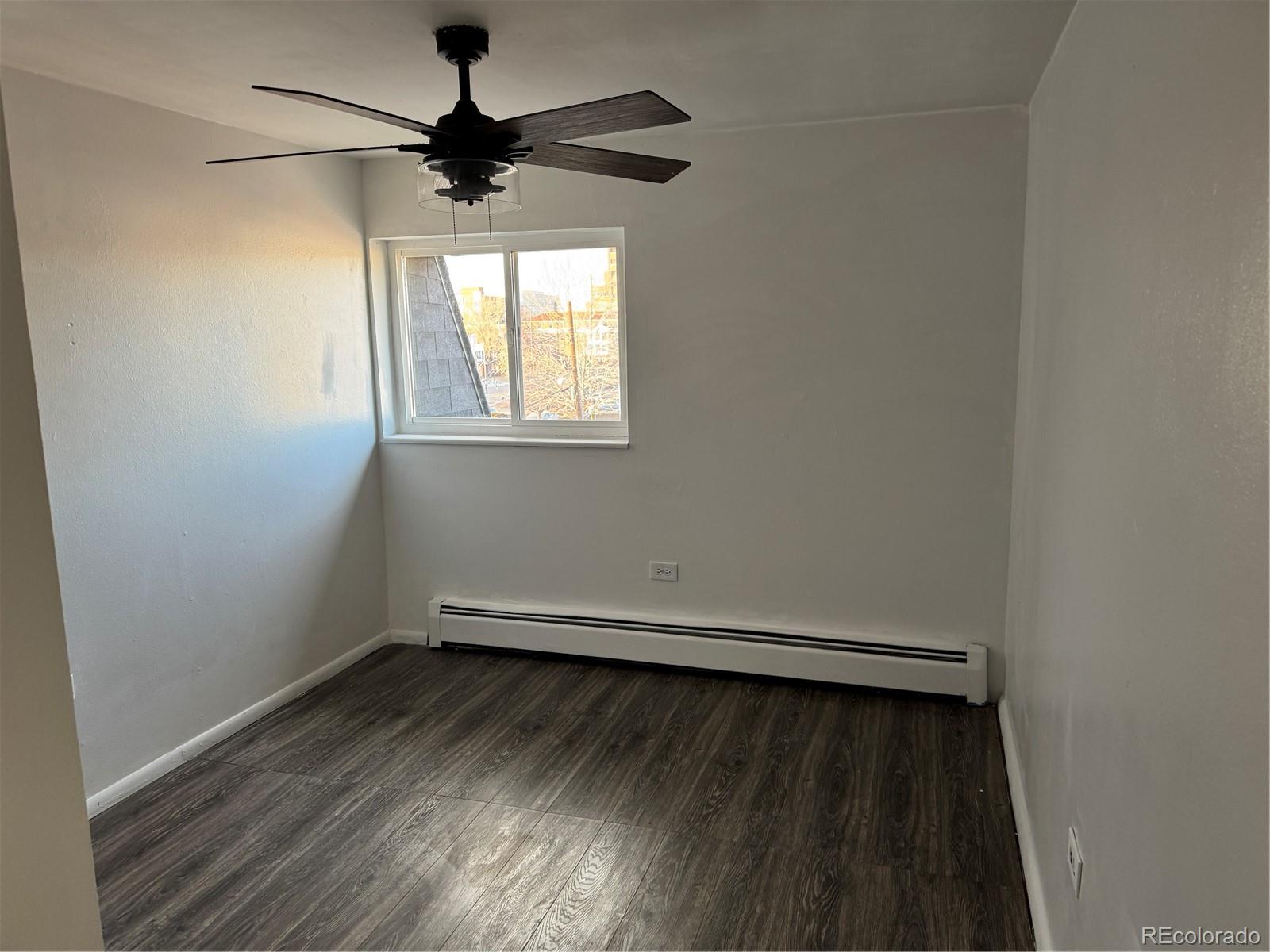1285 N Colorado Boulevard 4