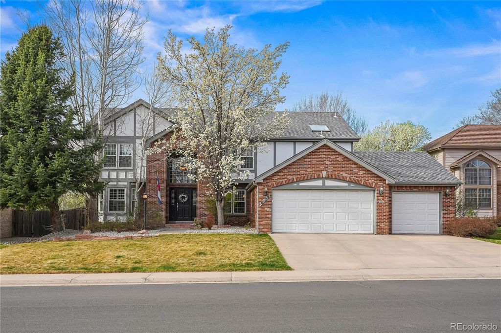 Photo of 6129 S Moline Way, Englewood, CO 80111 (MLS # 3571384)