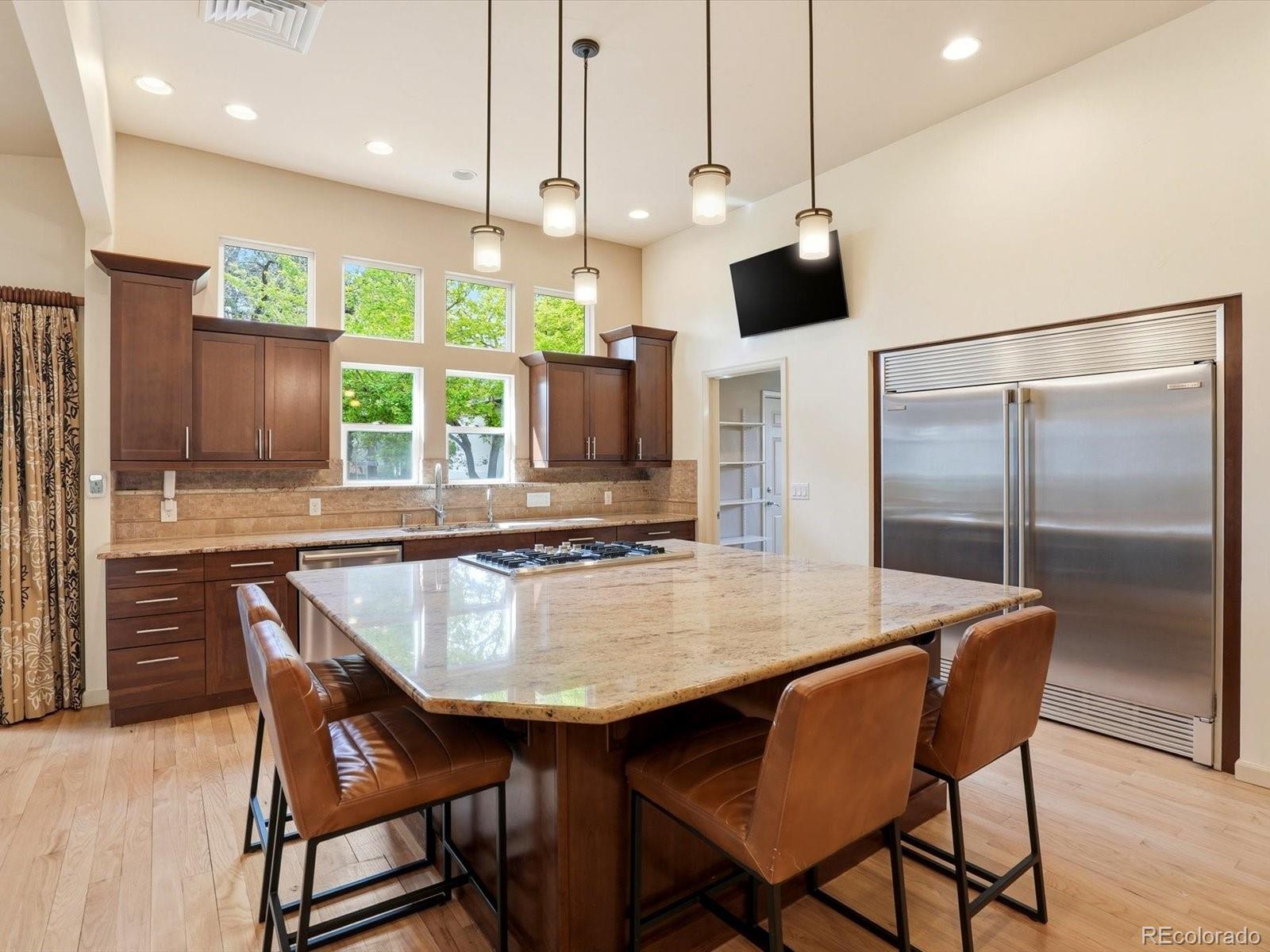 3864 S Quince Street