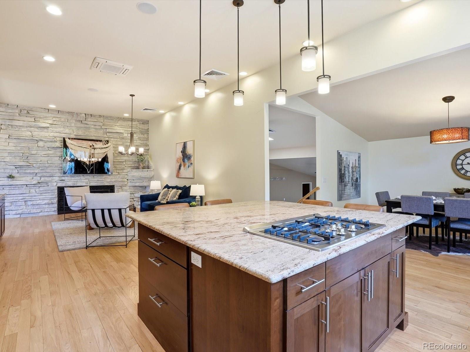 3864 S Quince Street