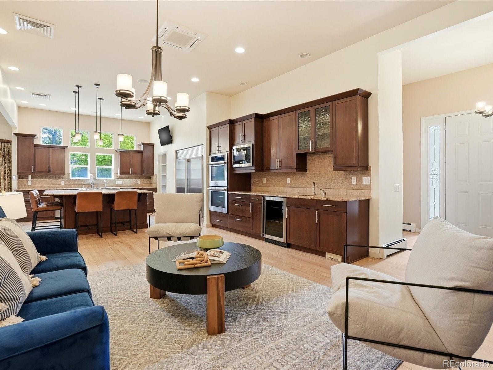 3864 S Quince Street