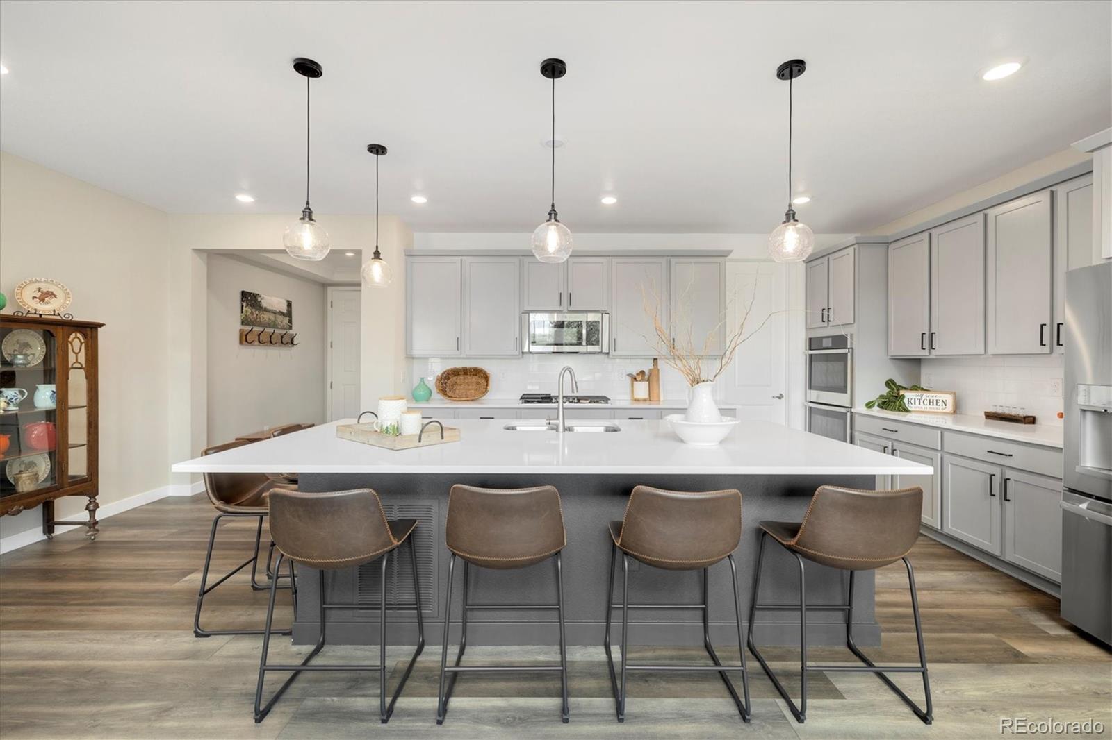 800 Meadowlark Drive