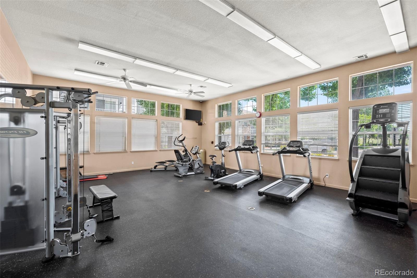 5255 Memphis Street 811, Denver, CO, 80239 4 5255 Memphis Street 811