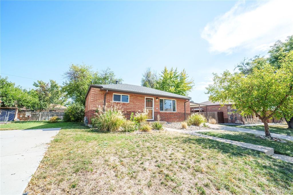 Photo of 1470 S Winona Way, Denver, CO 80219 (MLS # 9872992)