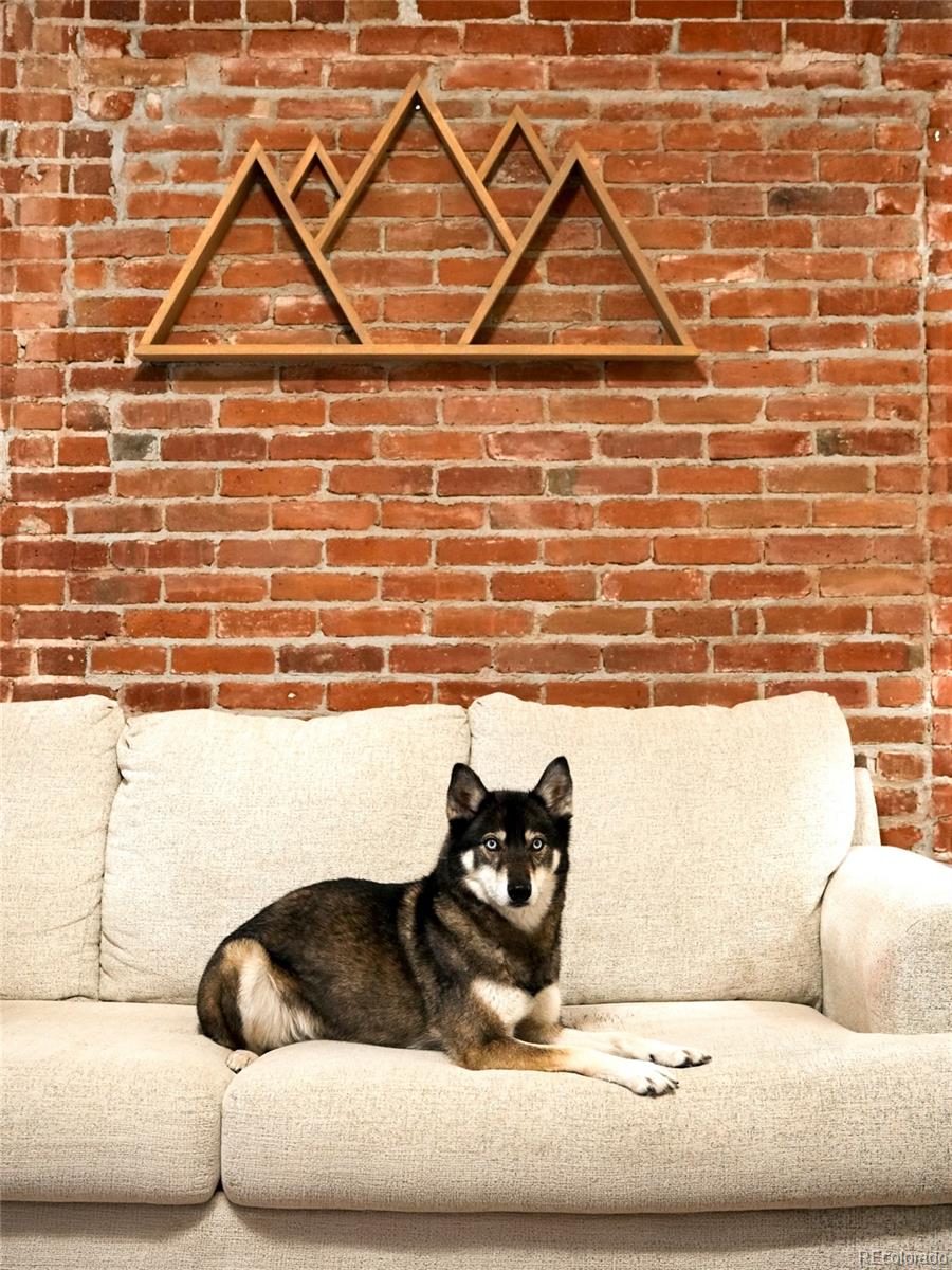 3249 W Fairview Place 111