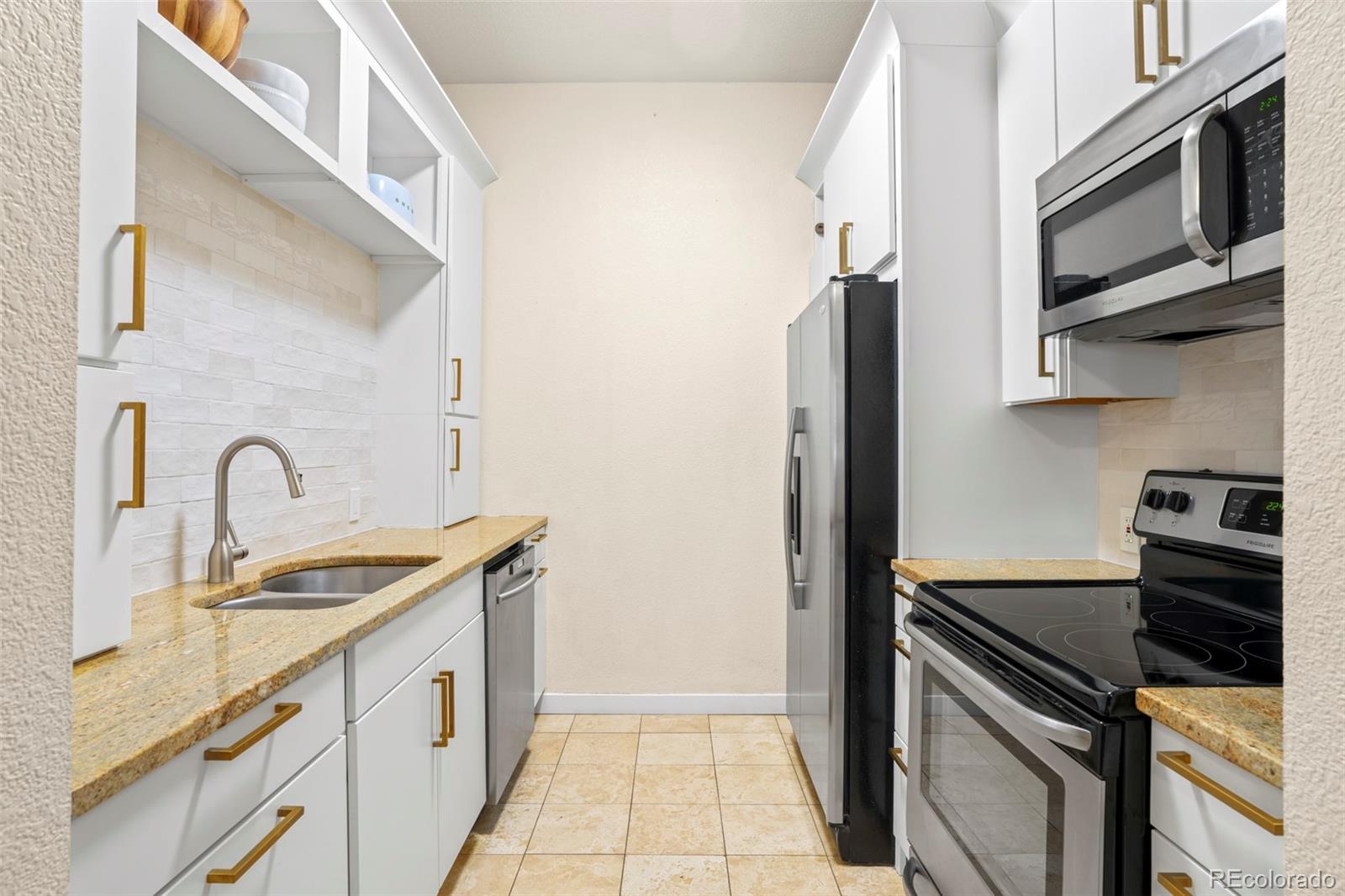 3249 W Fairview Place 111