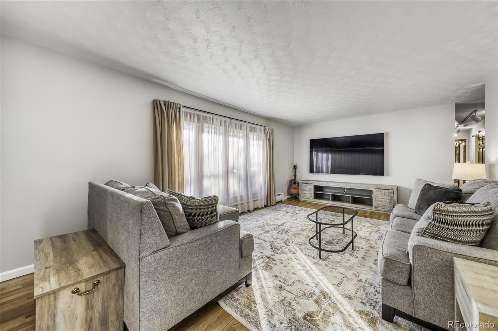 6903 S Prince Circle