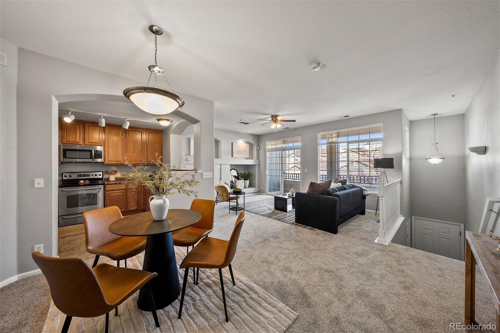 431 Black Feather Loop 813