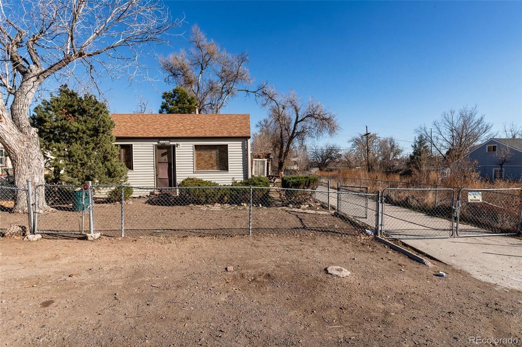 Photo of 1250 Benton Street, Lakewood, CO 80214 (MLS # 4939220)