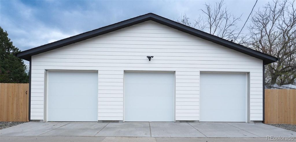 Photo of 1450 Syracuse Street, Denver, CO 80220 (MLS # 5593350)