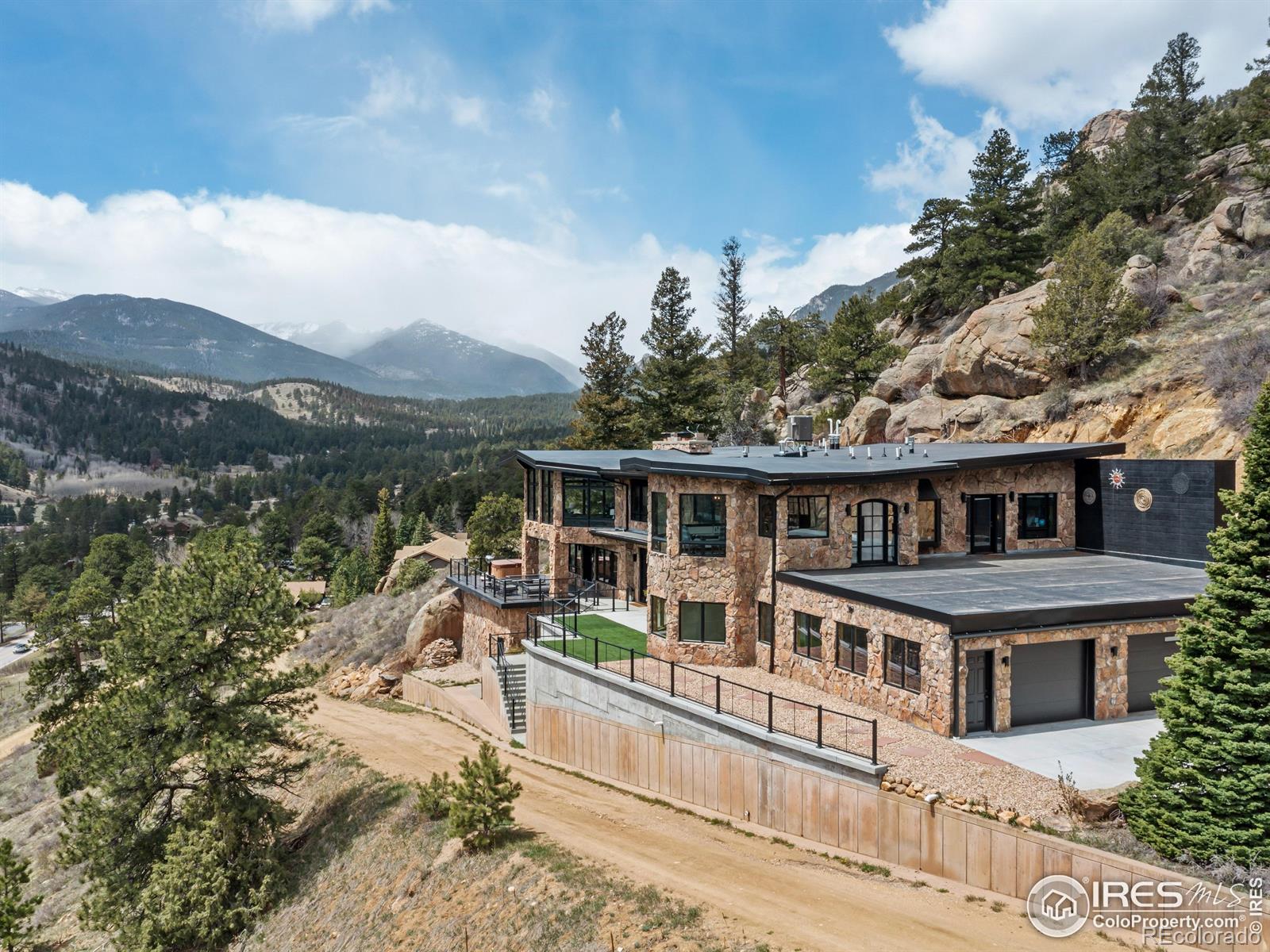 2701 Fall River Road
