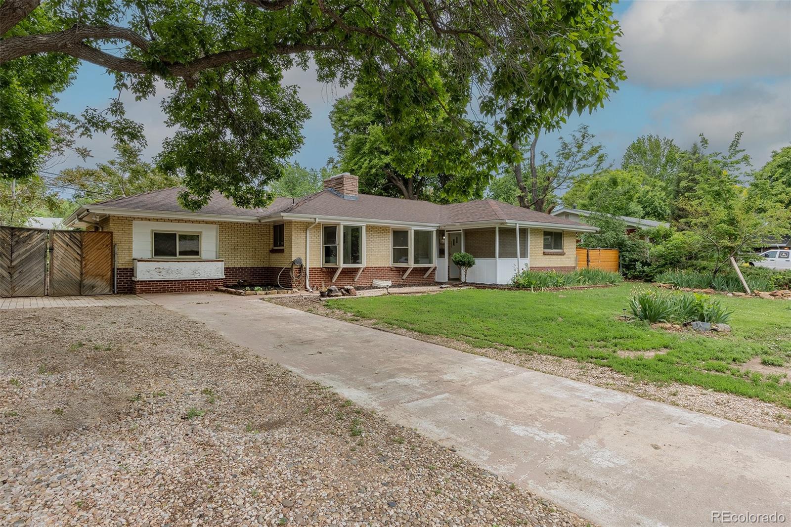 5810 S Greenwood Street