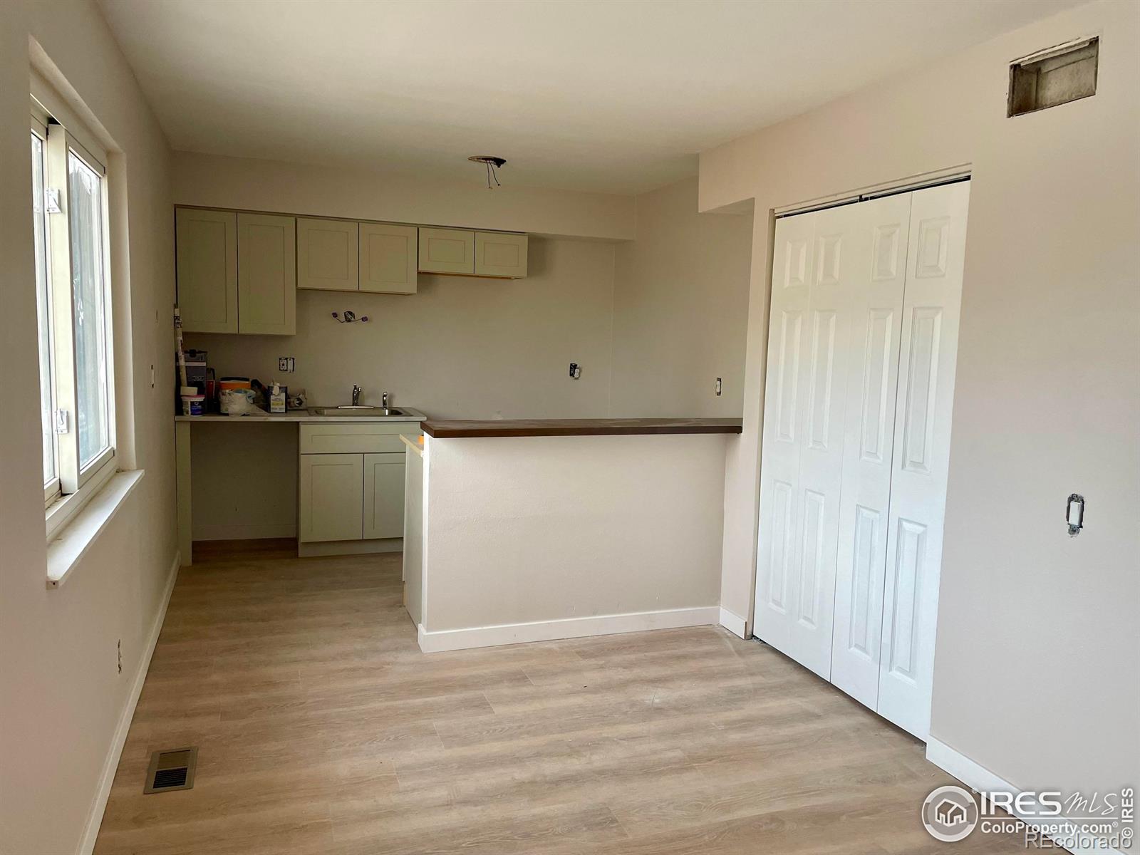 3354 S Flower Street 12