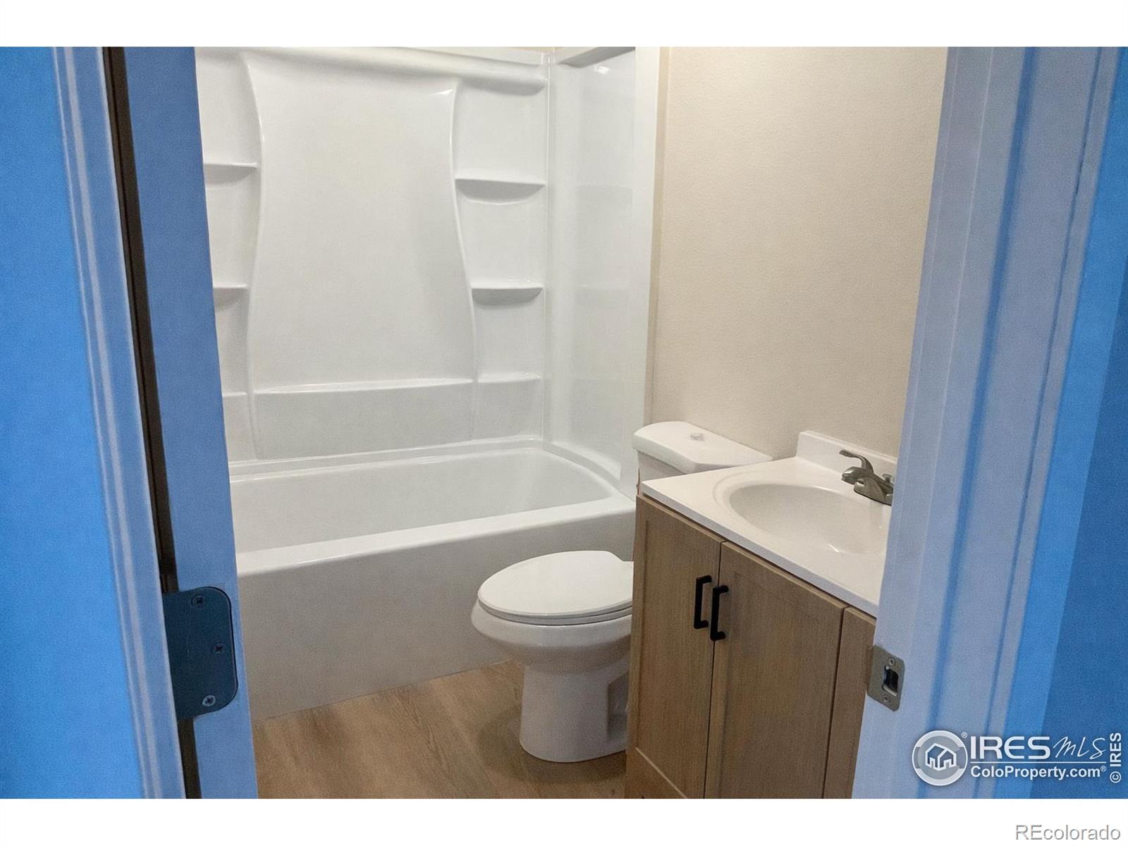 3354 S Flower Street 12