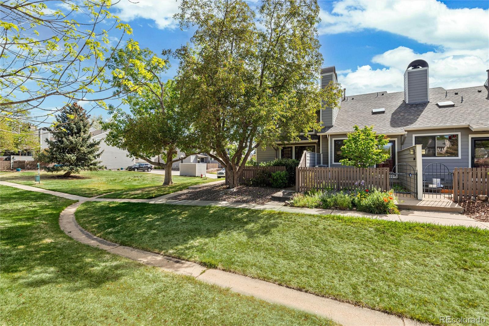 303 S Taft Court 32