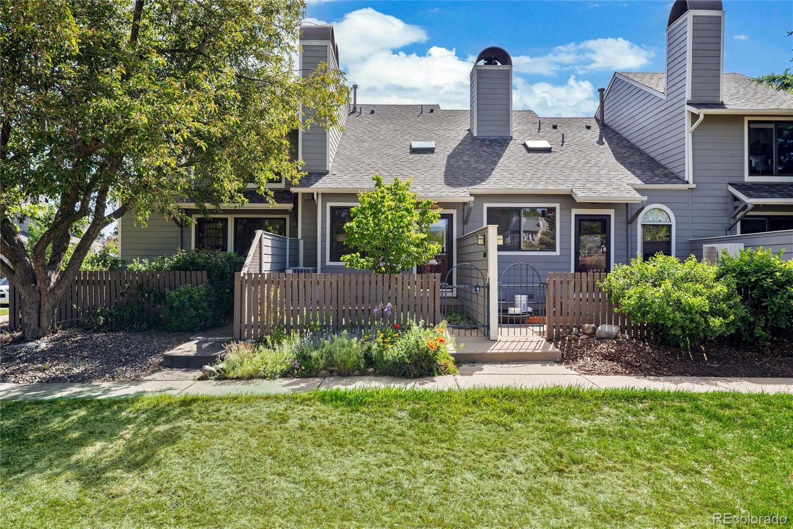 303 S Taft Court 32