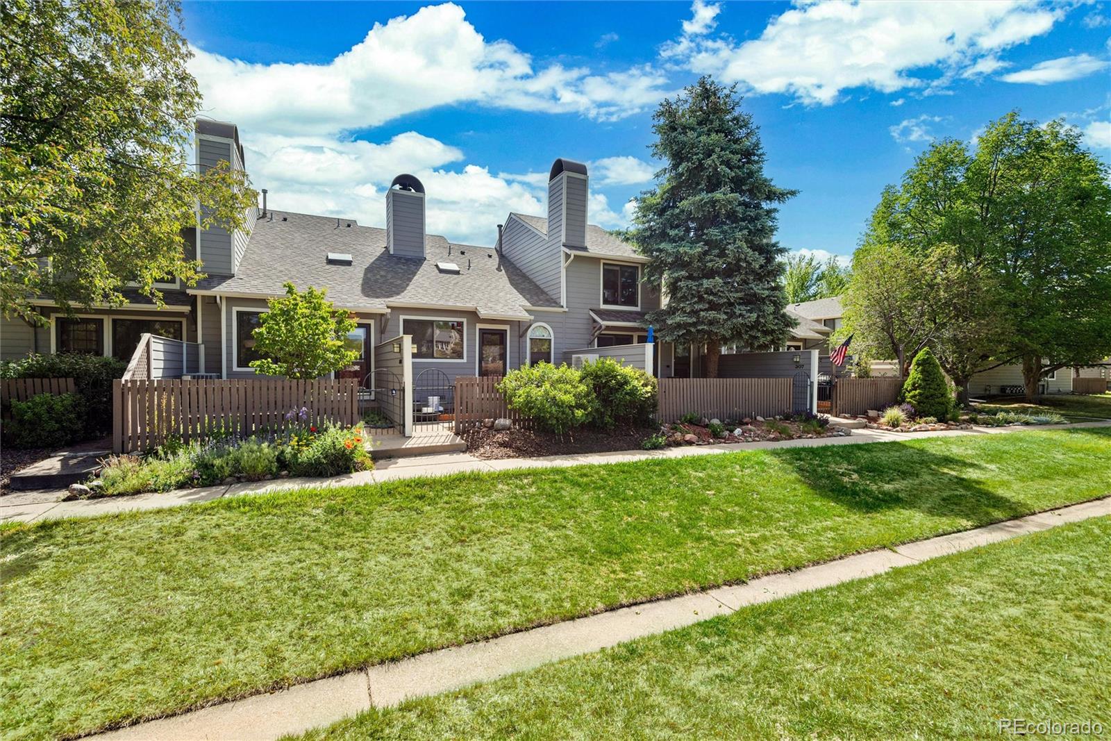 303 S Taft Court 32