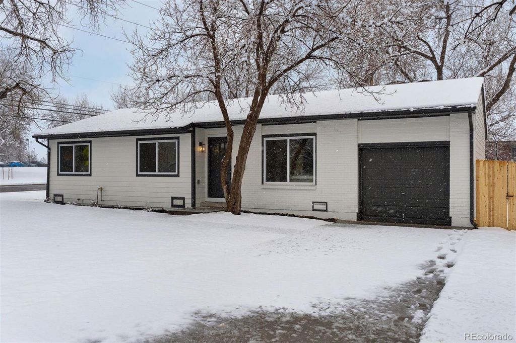 Photo of 1404 W Lake Avenue, Littleton, CO 80120 (MLS # 2845215)