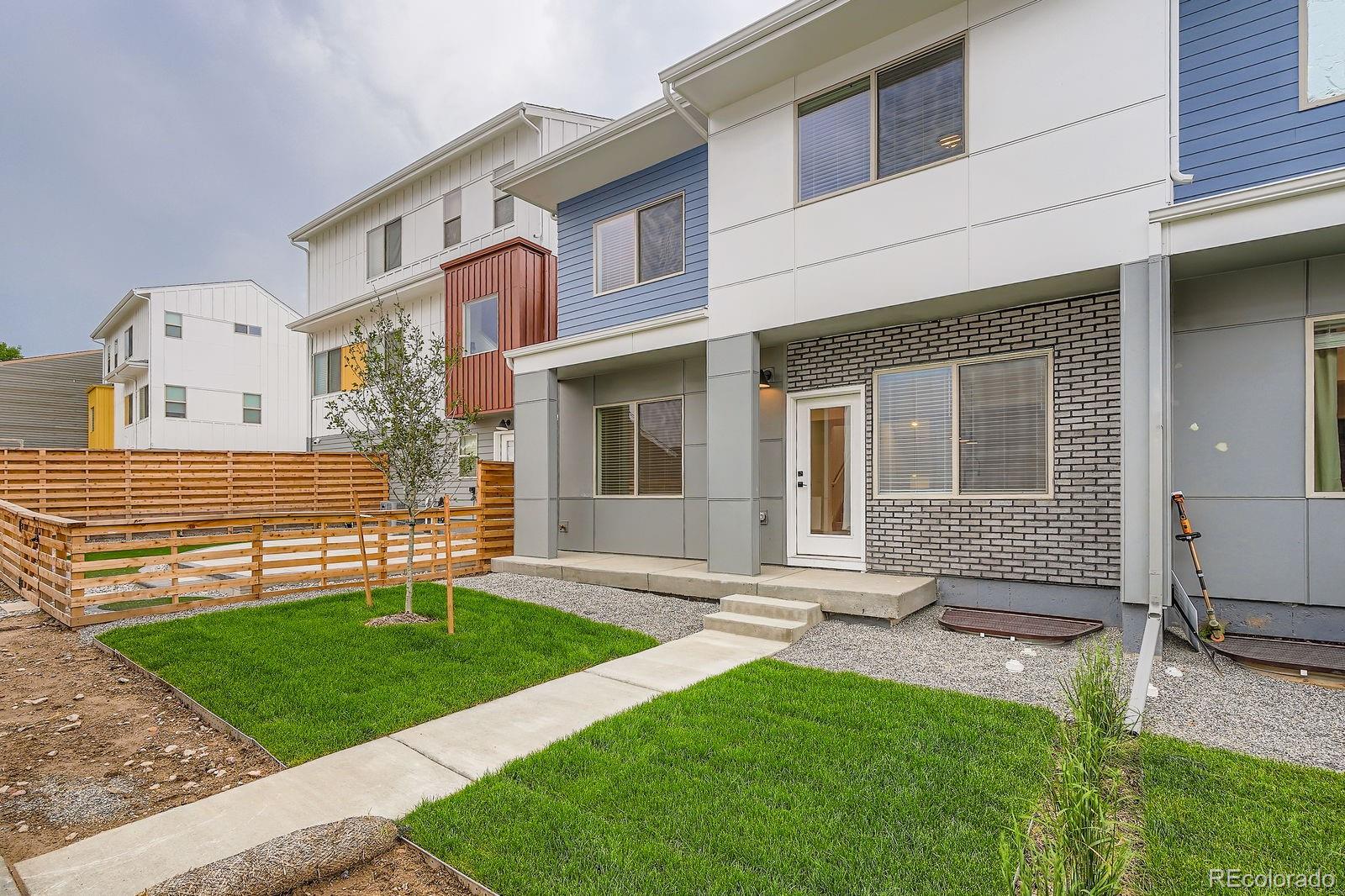 15252 W 69th Place