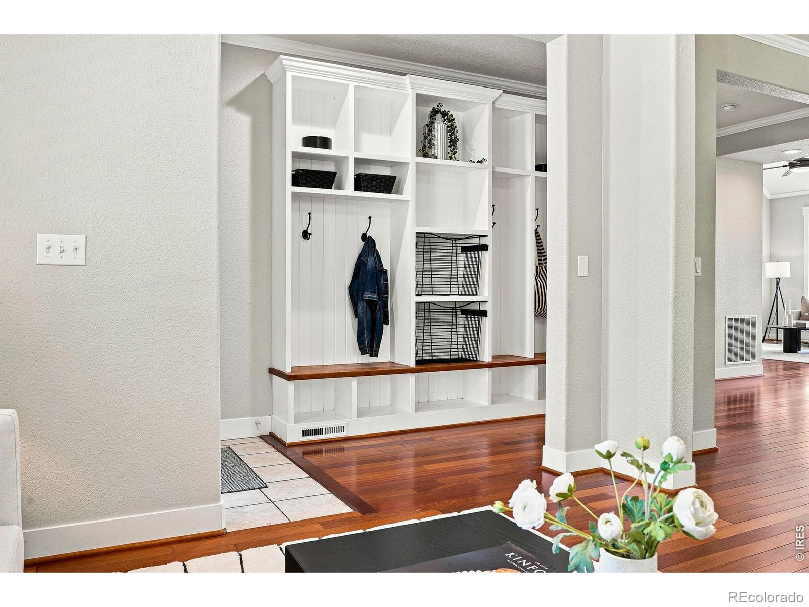 3076 Red Deer Trail