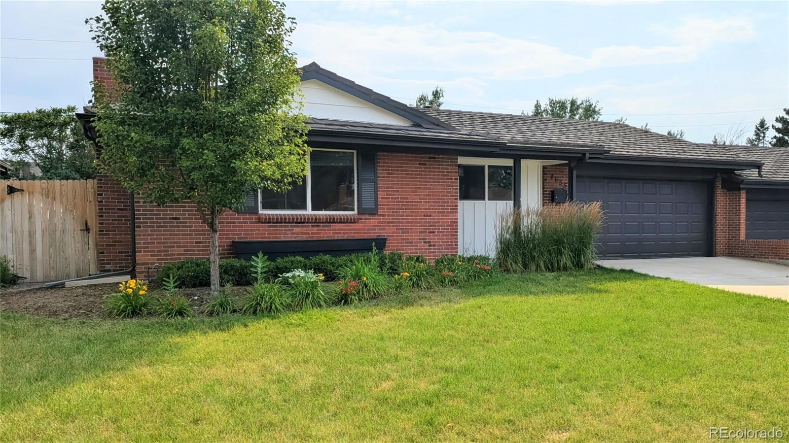 4655 S Akron