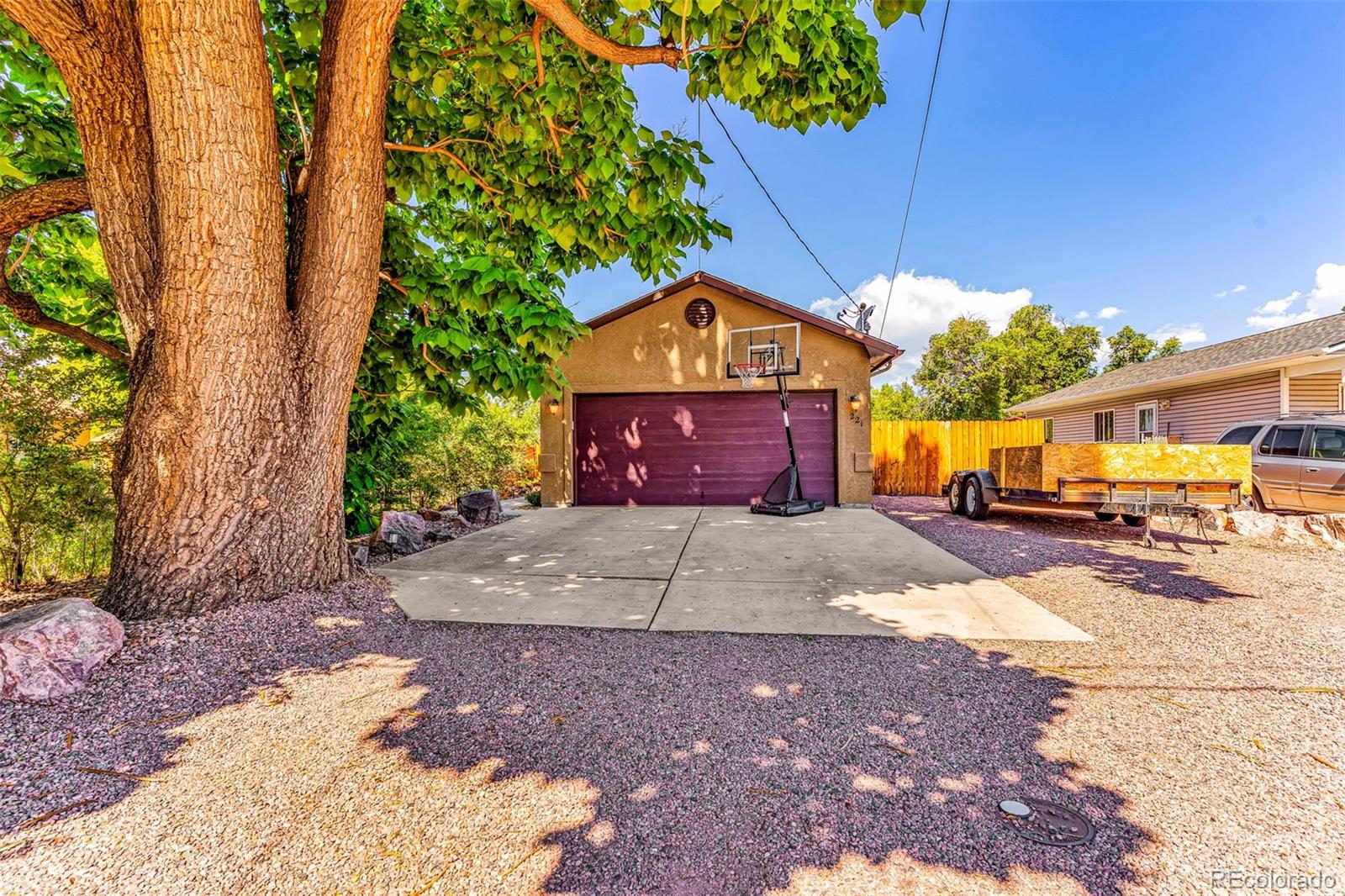221 Del Rey Avenue