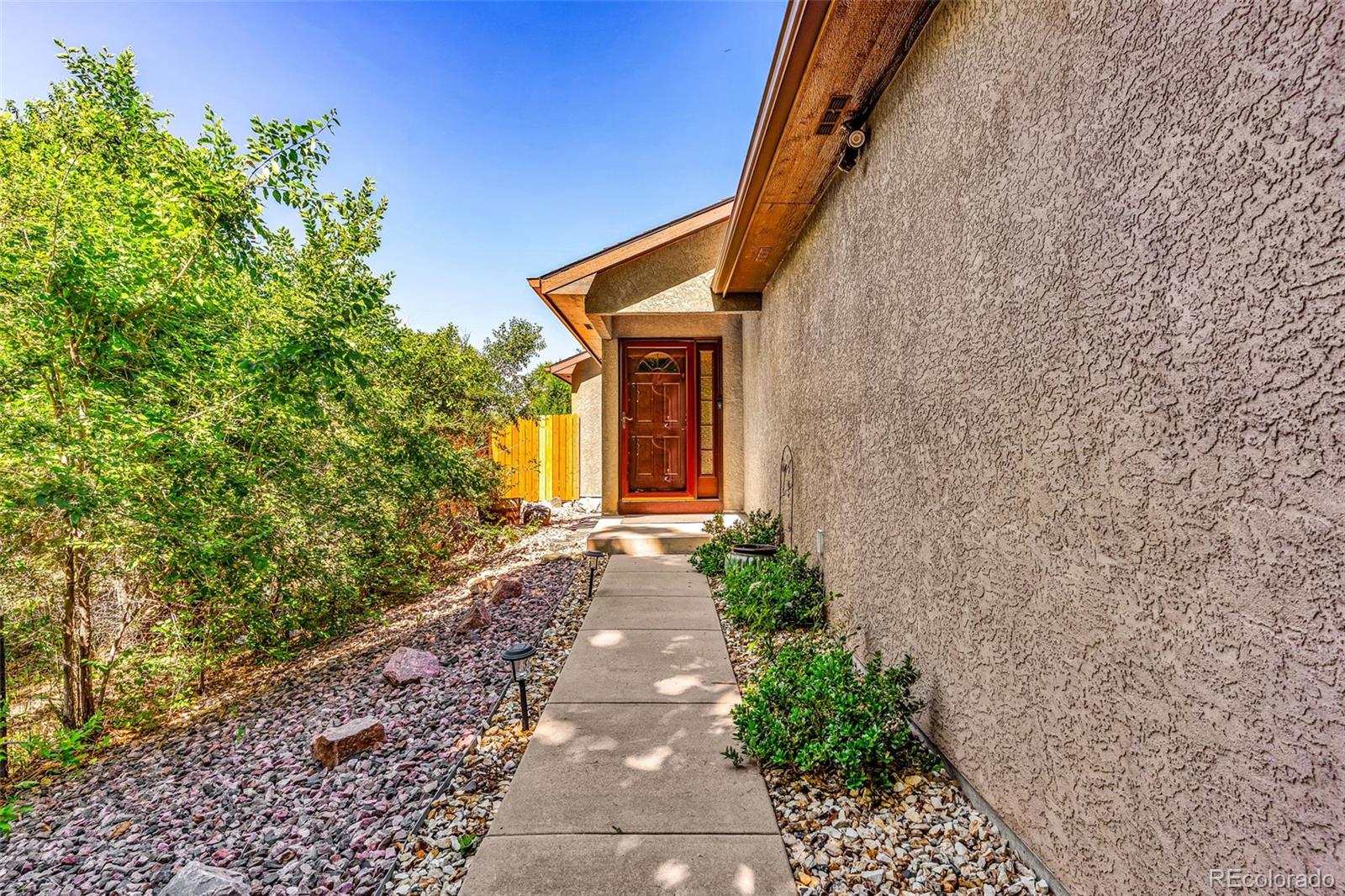 221 Del Rey Avenue
