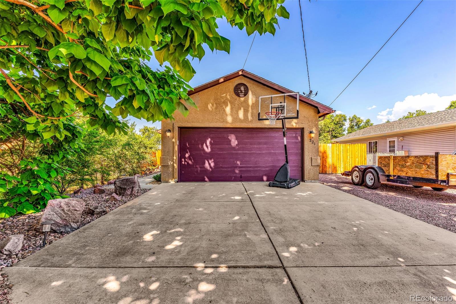 221 Del Rey Avenue