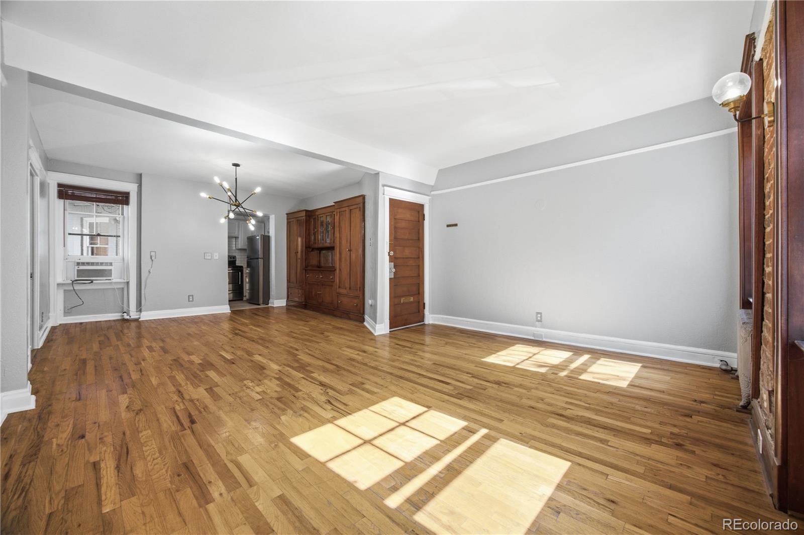 215 E 11th Avenue B12