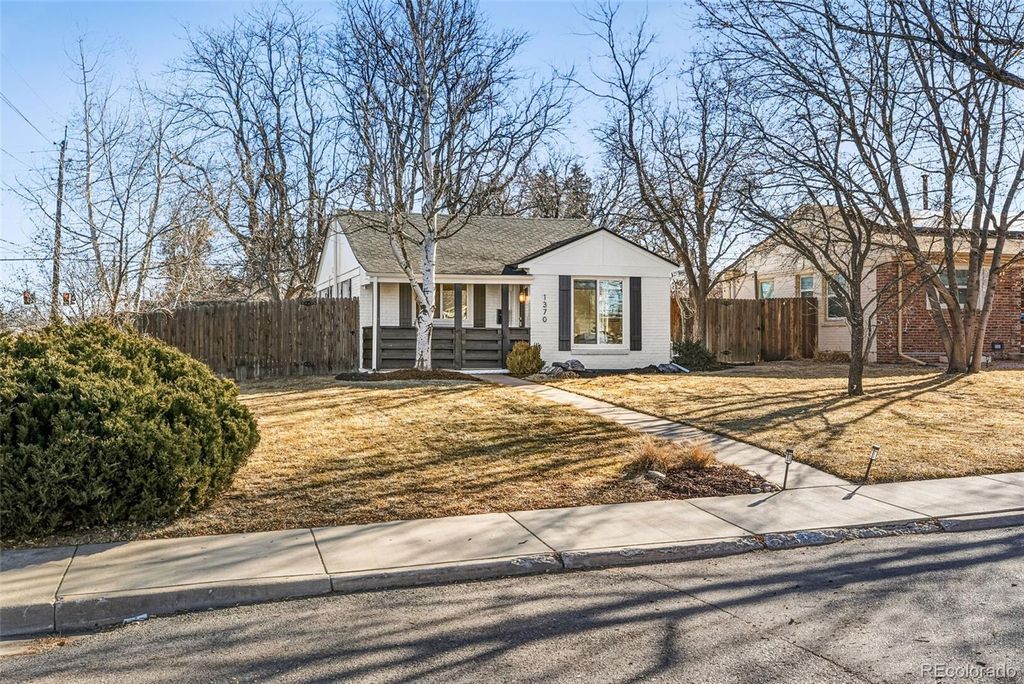 Photo of 1370 Rosemary Street, Denver, CO 80220 (MLS # 6661149)