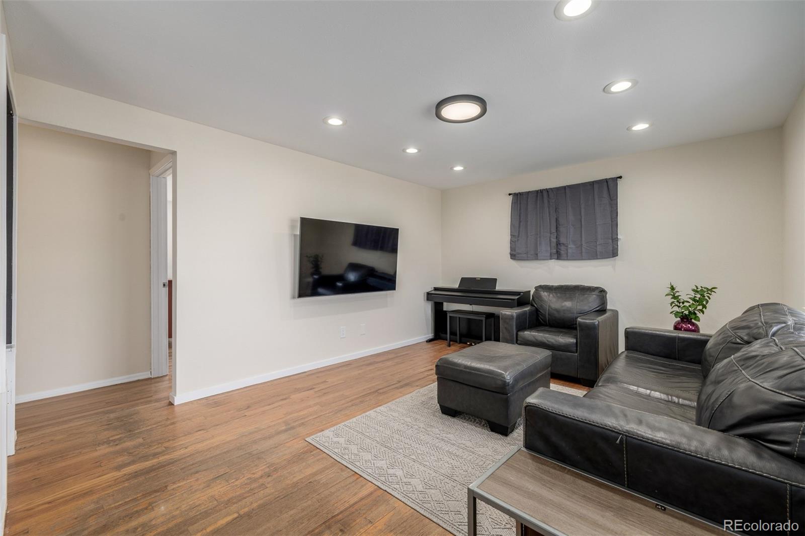 5413 Shoshone Street