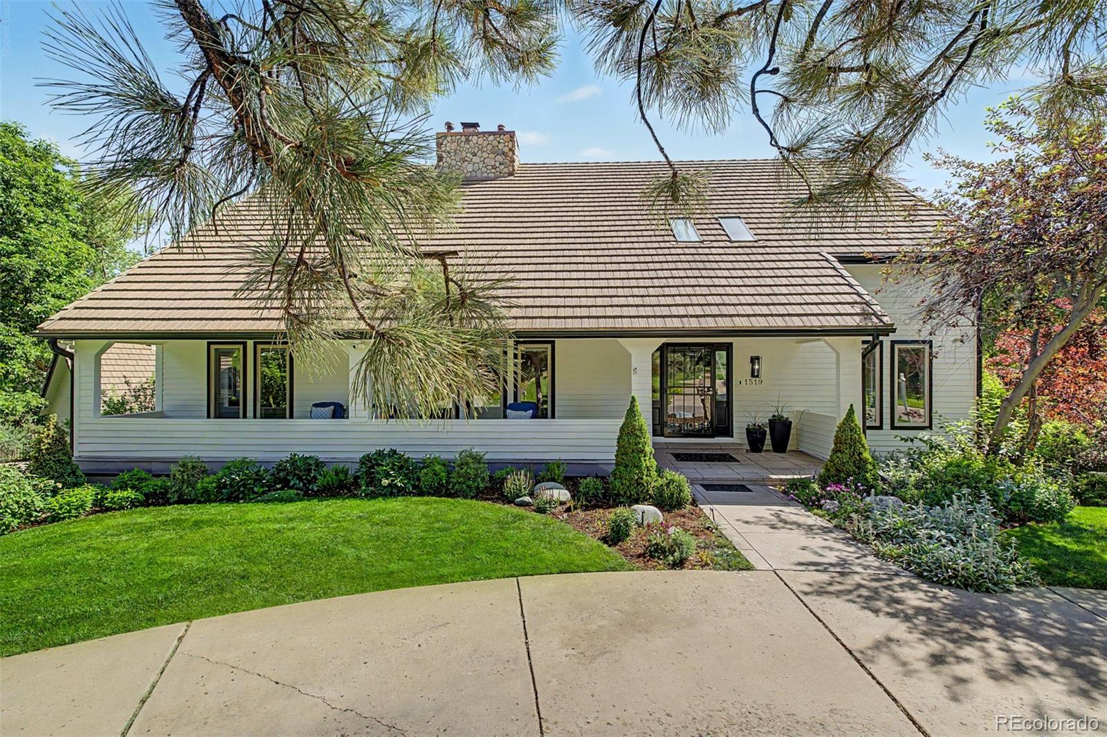 1519 E Maplewood Court