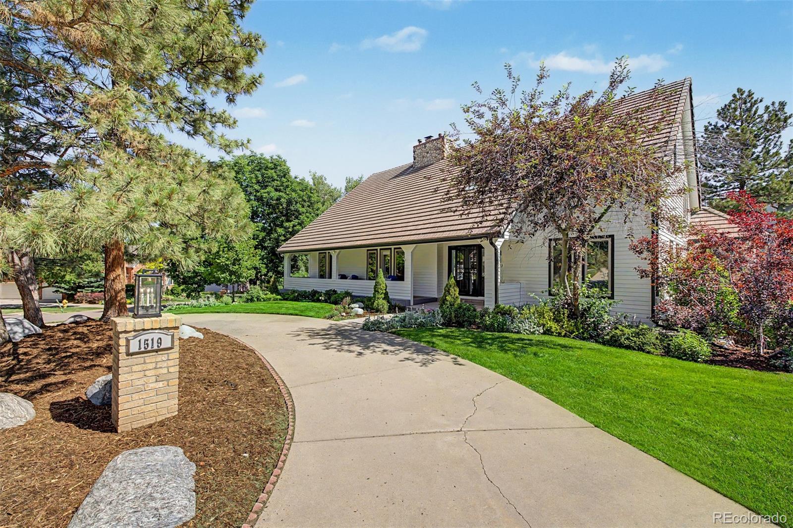 1519 E Maplewood Court