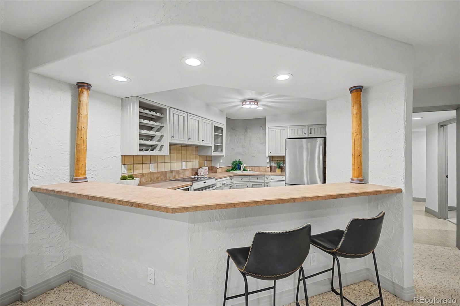 1519 E Maplewood Court