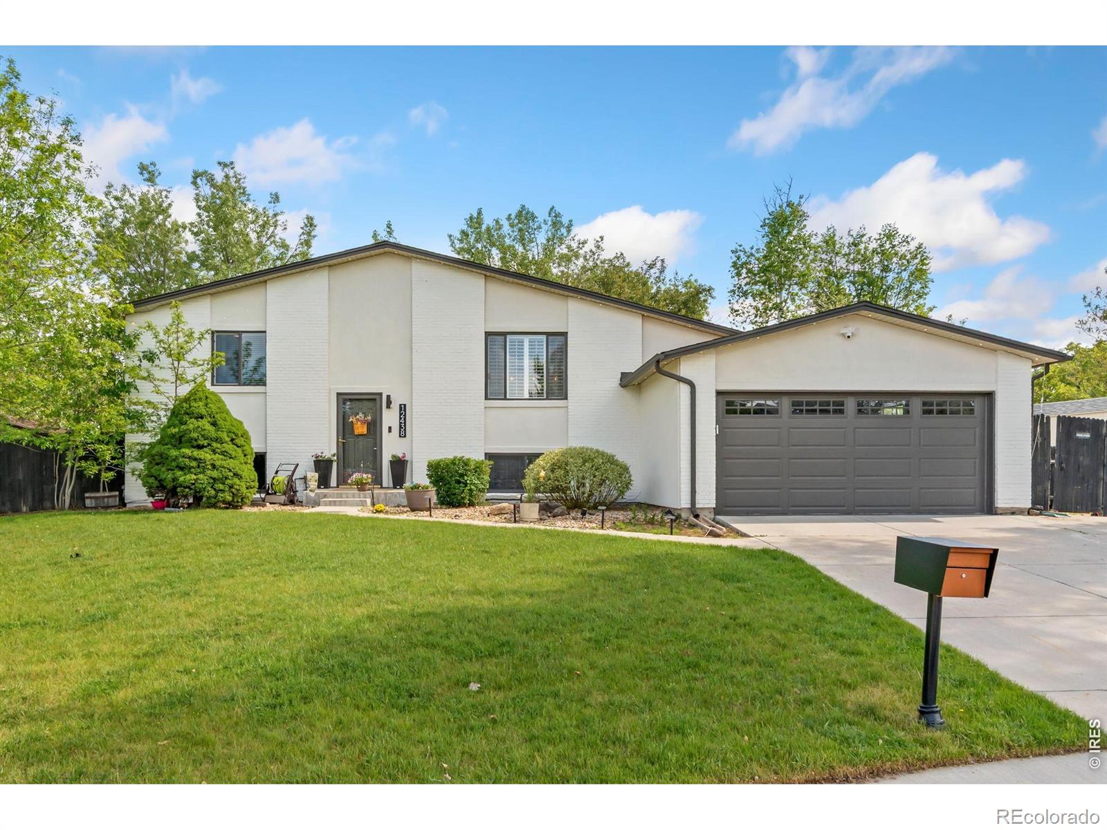 12438 W 70th Place