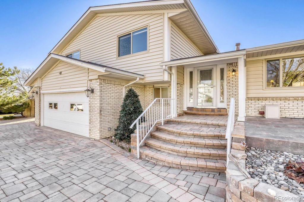 Photo of 12542 W Florida Drive, Lakewood, CO 80228 (MLS # 6903899)