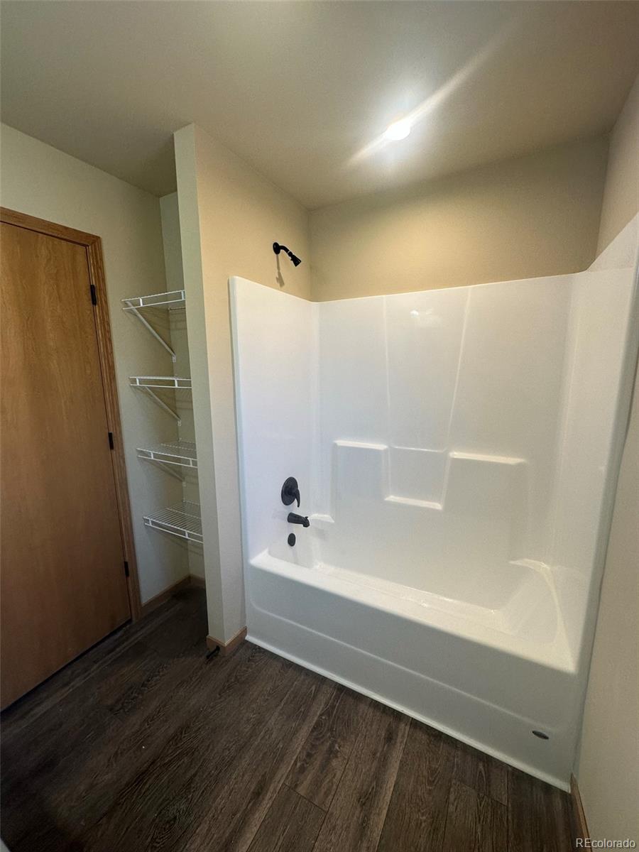115 Edgewater Circle