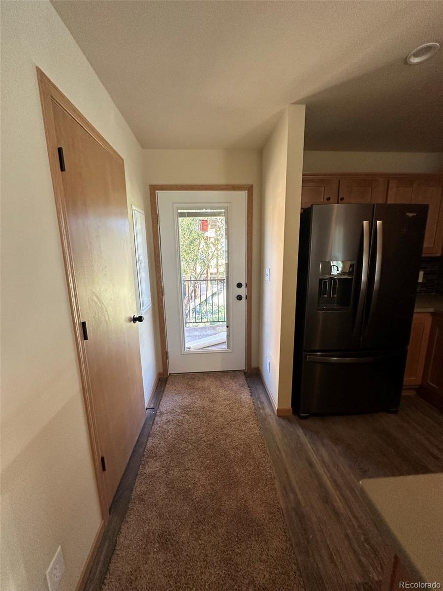 115 Edgewater Circle