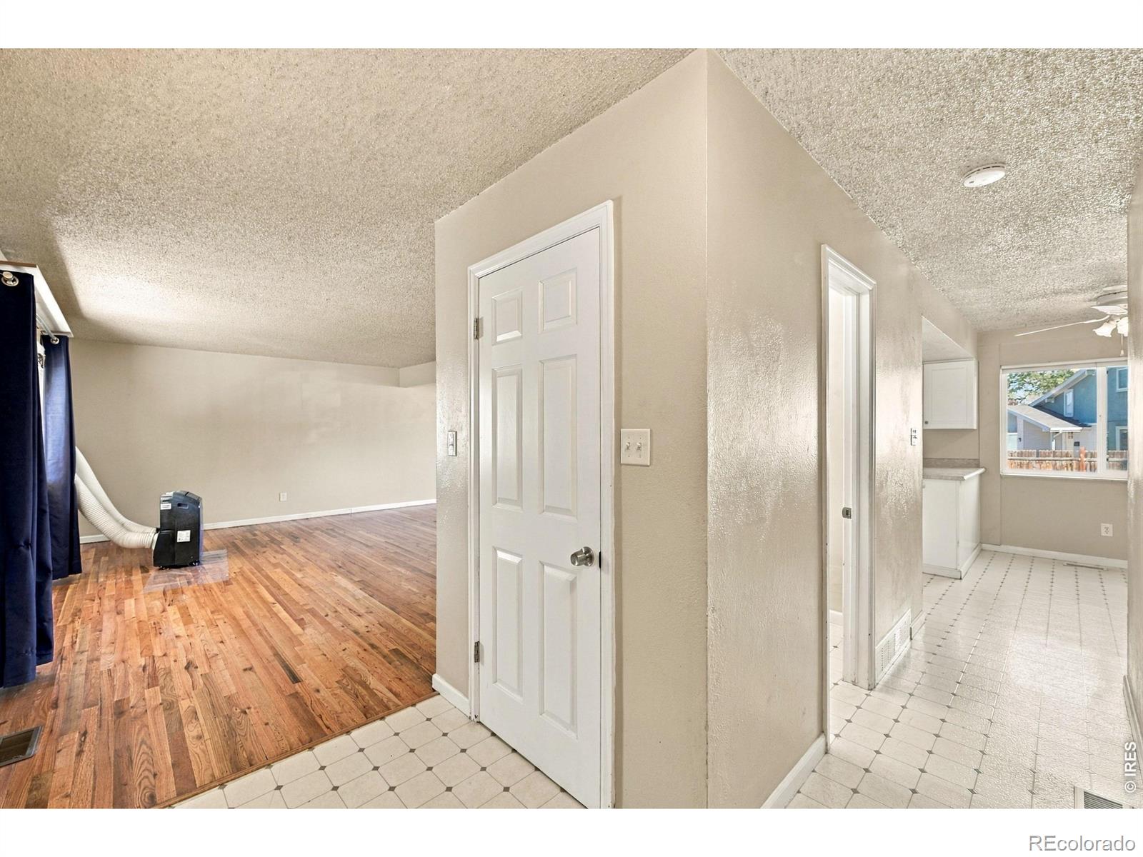 3725 W 95th Place