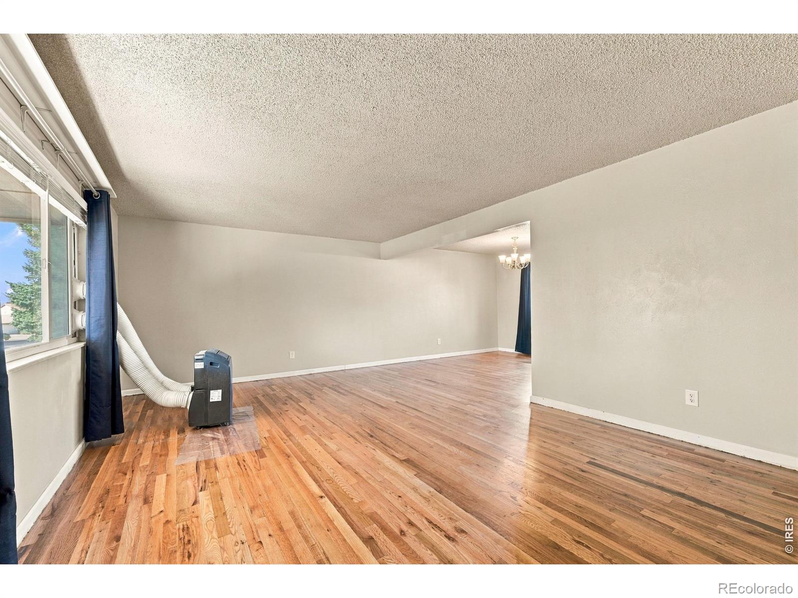 3725 W 95th Place