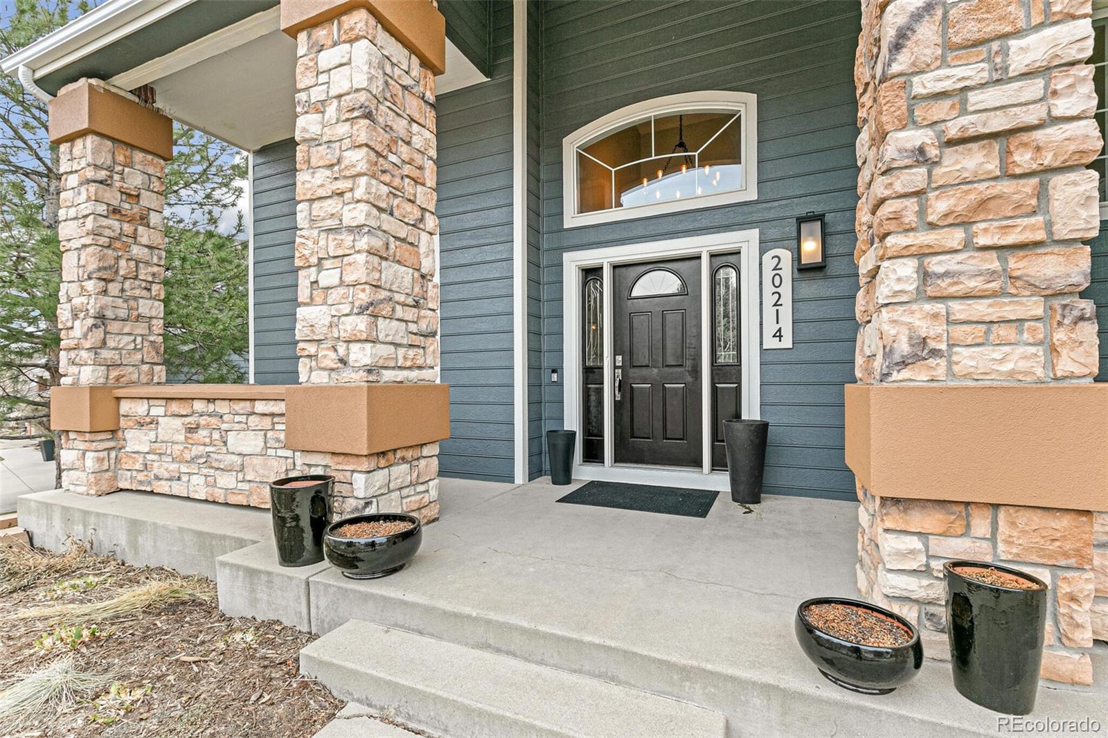 20214 E Lake Circle