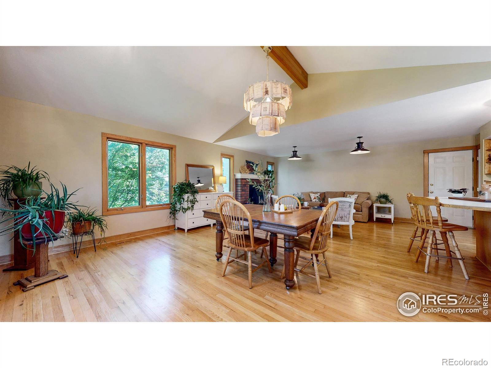 2319 Cotswold Court