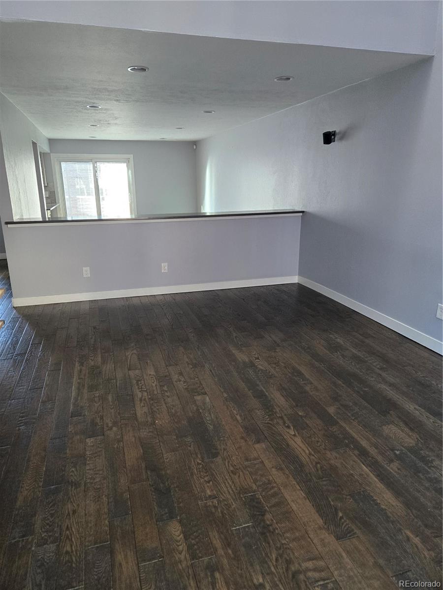 1050 S Monaco Parkway 25