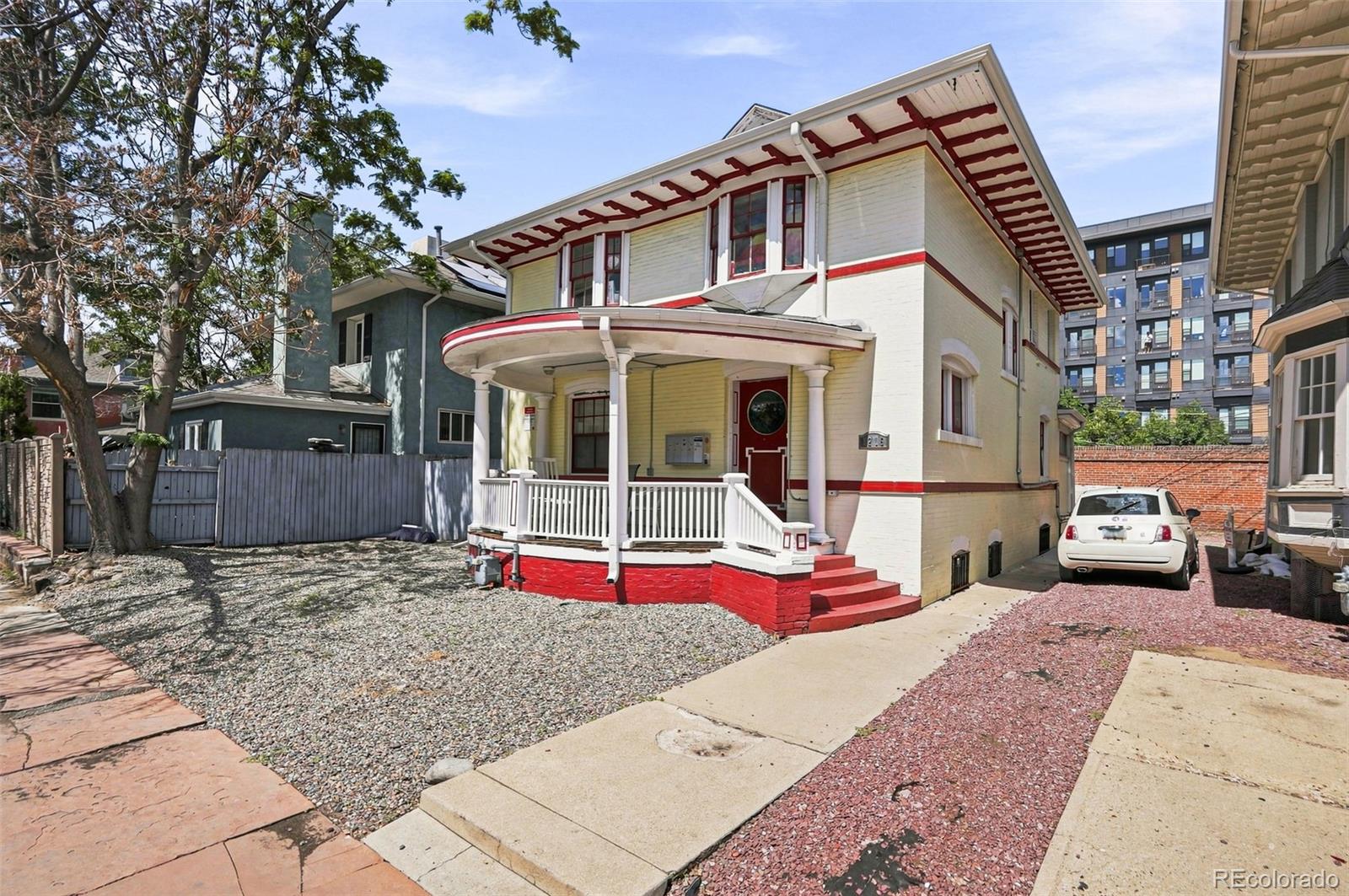 1215 E 14th Avenue