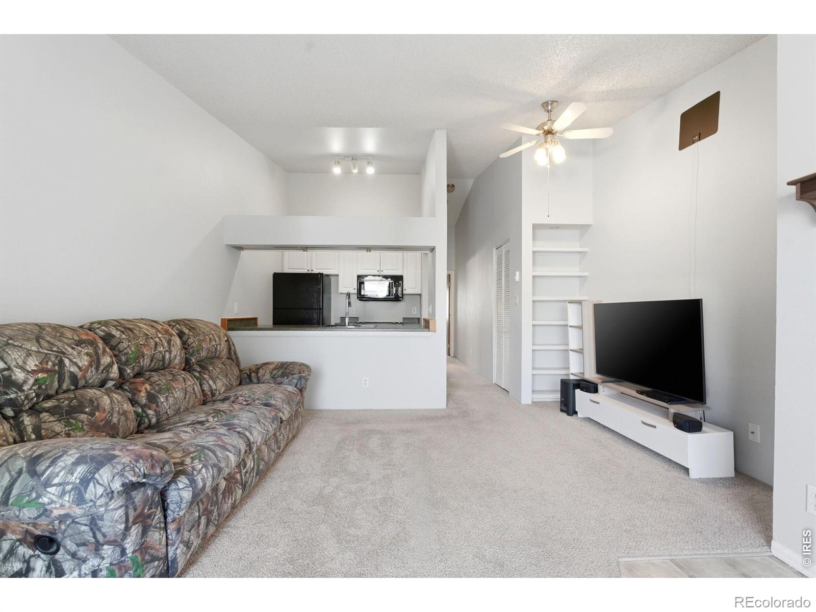 532 Oakwood Drive E207
