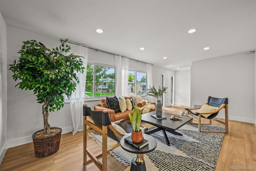 Photo of 12948 W Oregon Drive, Lakewood, CO 80228 (MLS # 9925463)