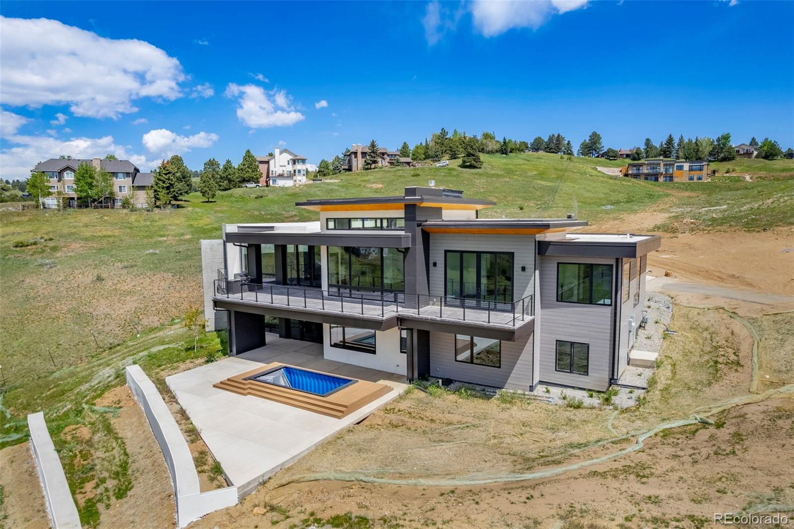 545 Strada Rossa Road