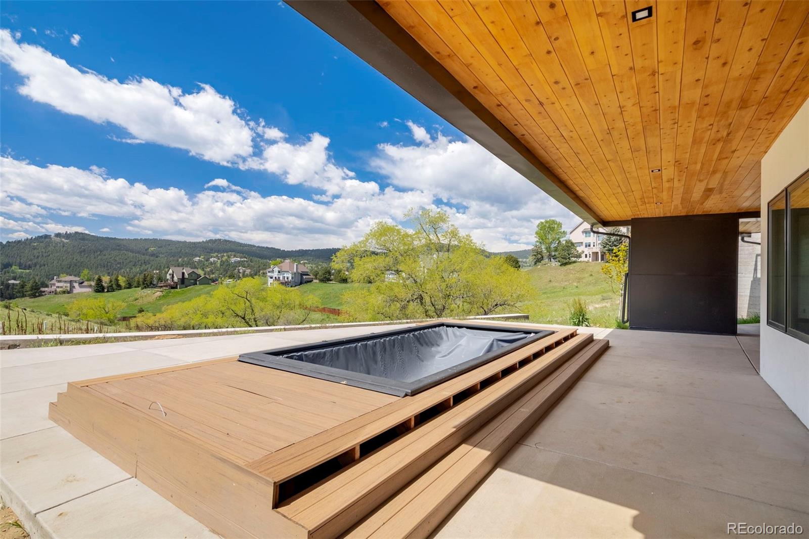 545 Strada Rossa Road